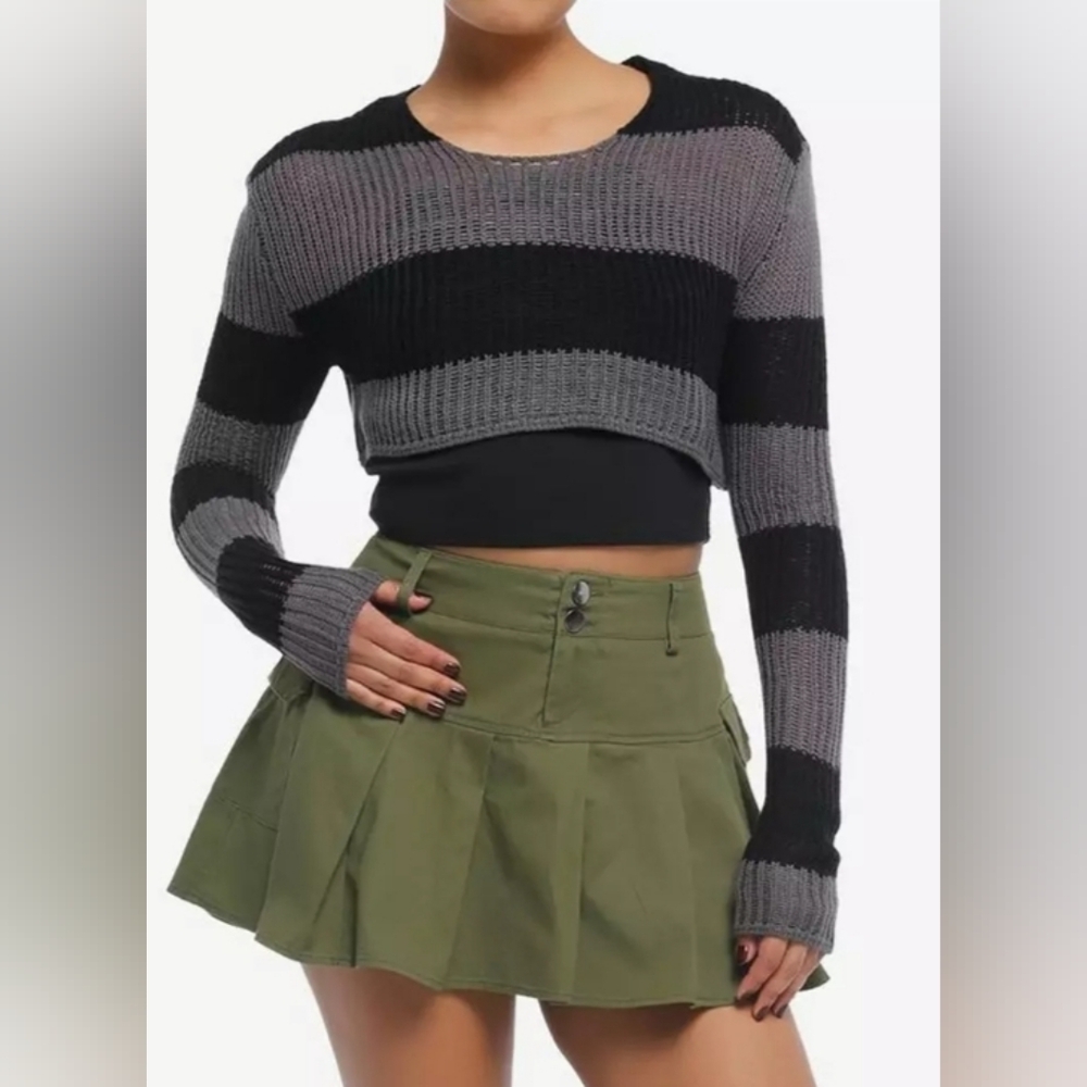 Social Collision Black & Grey Stripe Crop Knit Sweater Sz S
